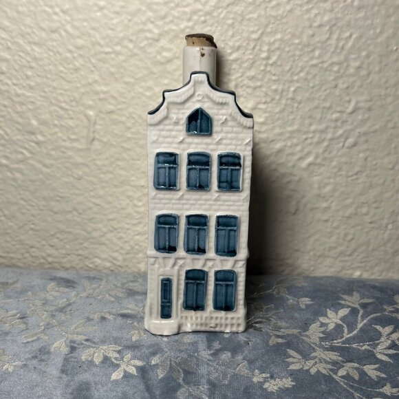 KLM Delft Blue Ceramic House Bottle No. 45 *Empty* - Picture 1 of 9